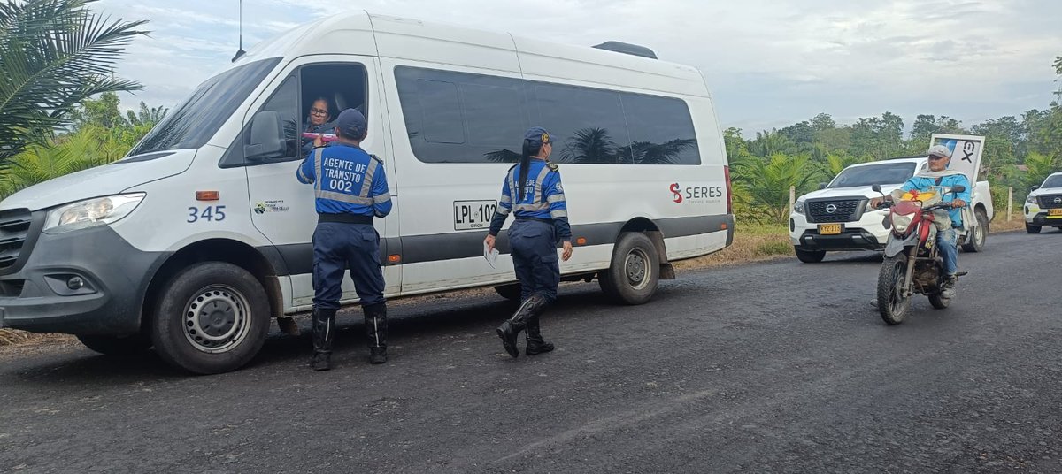SabanaDeTorres1's tweet photo. 🚦 La Secretaría de Tránsito y Transporte, realizó actividad de sensibilización en compañía de Ecopetrol en su área de movilización habitual, de esta manera; buscamos minimizar el riesgo de siniestralidad vial en este sector 🤝 https://t.co/H4DIfRykzm