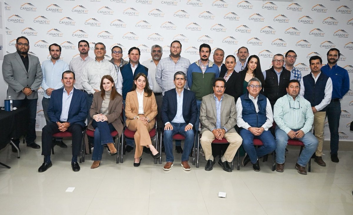 CANADEVI Laguna apuesta a la certidumbre, confianza y gestión para impulsar vivienda nueva formal.

Durante la Asamblea General, los socios de la Cámara ratificaron el trabajo del Consejo Directivo 2025-2027 que encabeza <a href="/MarceloObeso/">Marcelo Obeso</a>, con el objetivo de dar continuidad a una