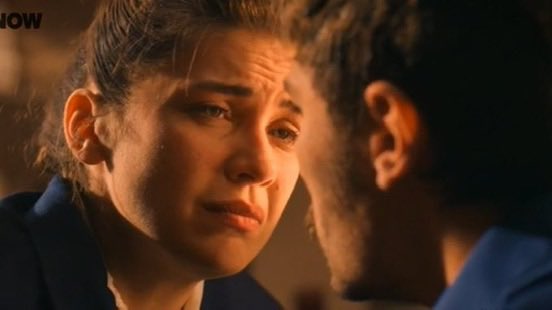 niqahian's tweet photo. Yildiz: Love doesn’t satisfy the stomach Serhat aga you only felt pitty for me” 
Serhat: have you ever loved me ? 

Yildiz : i did but you never did 
She’s wearing his jacket😭🥹.
#HalefKöklerinÇağrısı #YilSer https://t.co/YYnyXF4l0P