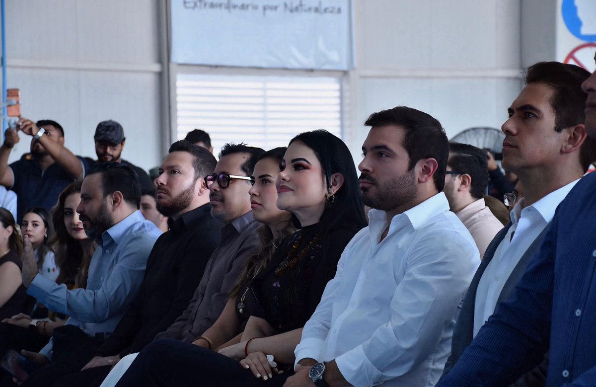 La secretaria Ana Laura Romero Basurto asistió al corte de listón inaugural de la Presentación del Servicio de Taxi Aéreo a Oaxaca y Huatulco, “Aero Balam: Nuevas Alas, Nuevos Destinos”, evento presidido por el Gobernador del Estado de Chiapas <a href="/ramirezlalo_/">Eduardo Ramírez</a>