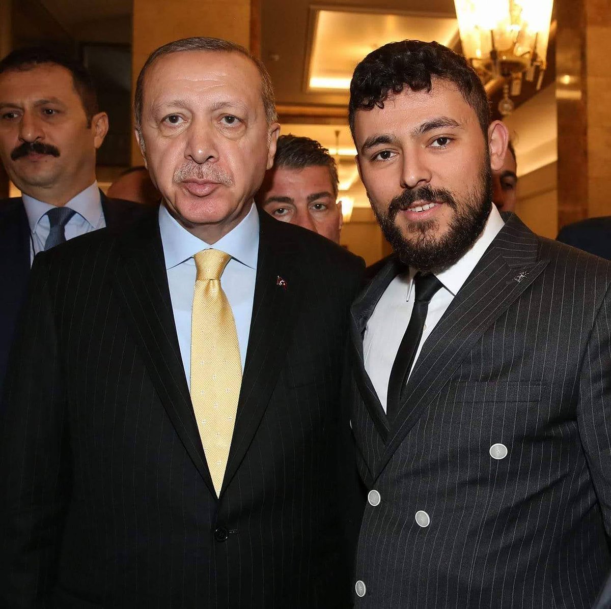 ErdincResmiTr's tweet photo. Allah nice sağlıklı hayırlı uzun ömürler versin REİS.

#iyikidoğdunreis 
@RTErdogan 
#iyikidoğdunmilletinadamı https://t.co/fGZNmtzjXG