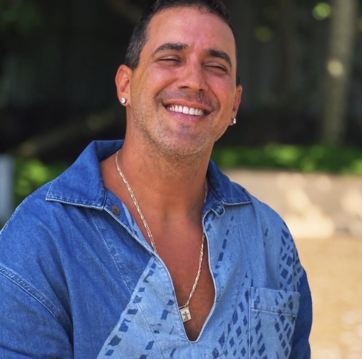 QGdoPOP's tweet photo. André Marques responde se é bissexual: 

“Não sou não, meu amor. A única chance de eu ser bi é bimundial, quando o Flamengo ganhar outro campeonato mundial. Espero ver isso em vida. Só isso mesmo”. https://t.co/lxPVzFvnBl