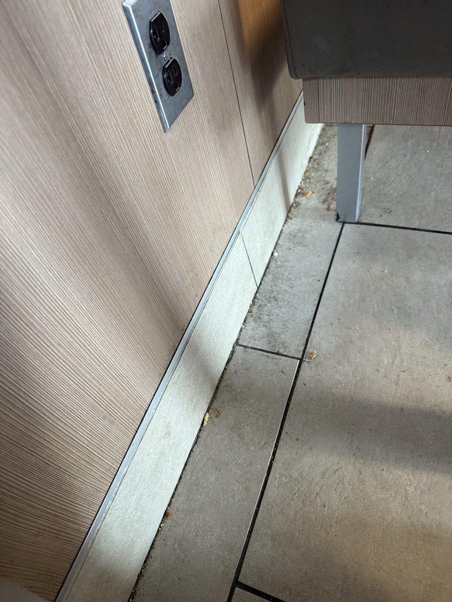 infosecdoc's tweet photo. @jonathanmaze We went to a remodeled restaurant for a SpongeBob meal in December. Used to love BK but won’t be back. When it’s done right it’s delicious, but they can’t do it right anymore. https://t.co/OhTxswMQ8b