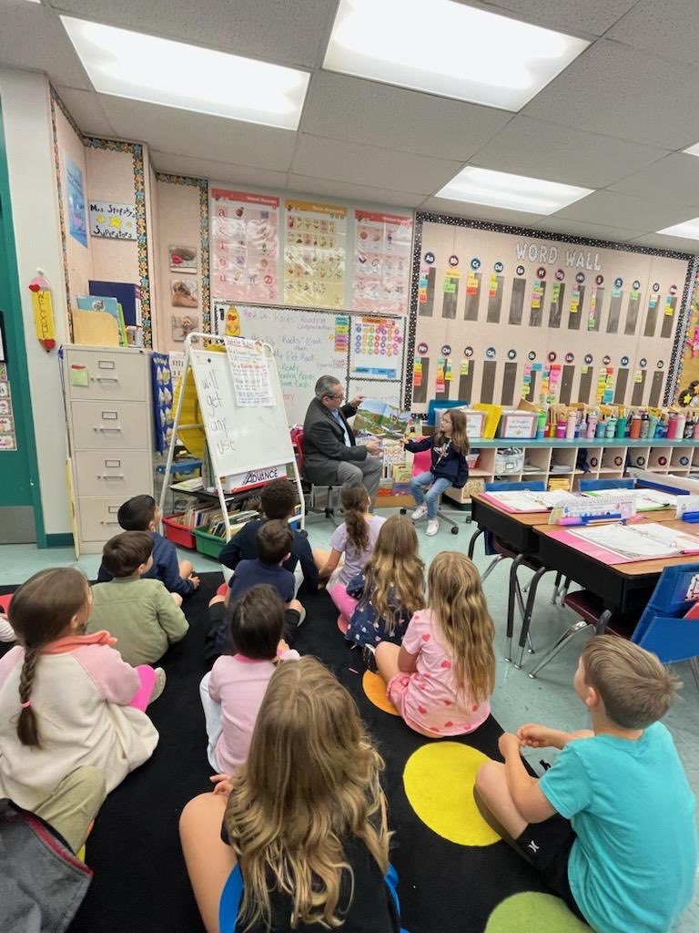 ajaranas's tweet photo. I had a wonderful time visiting several classrooms at Embassy Creek Elementary to read this year’s Read for the Record selection, “See Marcus Grow.” Thank you, @browardschools for the opportunity to share in such a meaningful experience with our students! https://t.co/gCEcr2vc0A