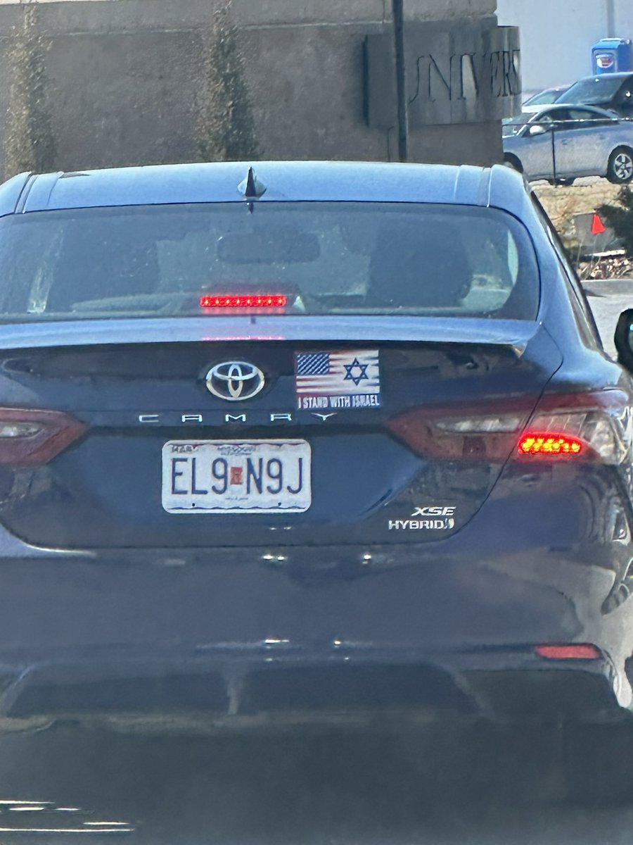 tututootooo's tweet photo. Step 1. Take a picture to post on twitter 

Step 2. Pit maneuver him and total his car https://t.co/1oYKAzBs7V