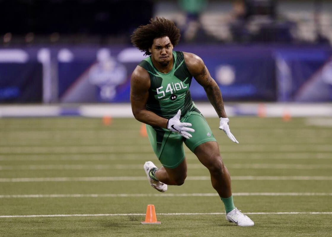 leonardwilliams's tweet photo. Being at the combine wasn’t just about the opportunity, it was about managing the pressure that comes with it.

Now I can look back on that moment as the start of a journey that led to a Super Bowl.

Continue to work hard, and good things will come.

Good luck to the players at the NFL combine this week!