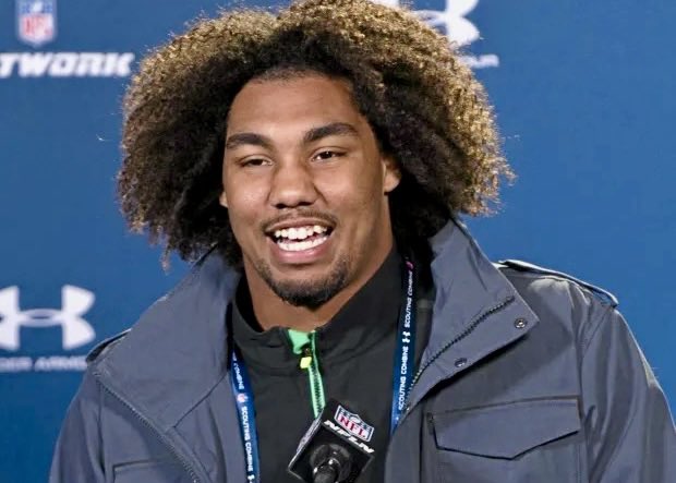 leonardwilliams's tweet photo. Being at the combine wasn’t just about the opportunity, it was about managing the pressure that comes with it.

Now I can look back on that moment as the start of a journey that led to a Super Bowl.

Continue to work hard, and good things will come.

Good luck to the players at the NFL combine this week!