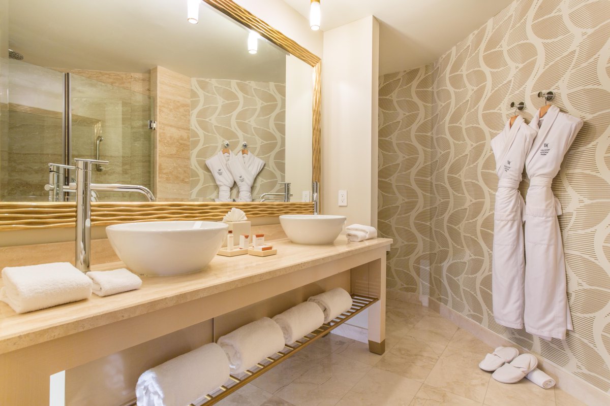 Refined comfort in the heart of Panama City. 

The Deluxe City View at Waldorf Astoria Panama features a king bed with signature bedding, elegant marble bath, and thoughtful touches for a truly elevated stay.
