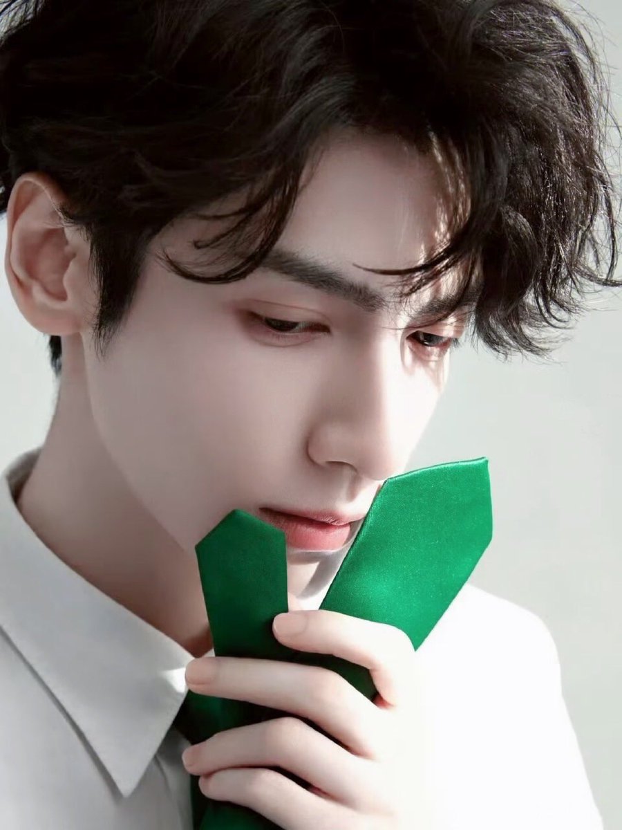 熙熙の伏し目がちの表情…たまらんのよね💜おやすみなさい

#罗云熙 #LuoYunxi