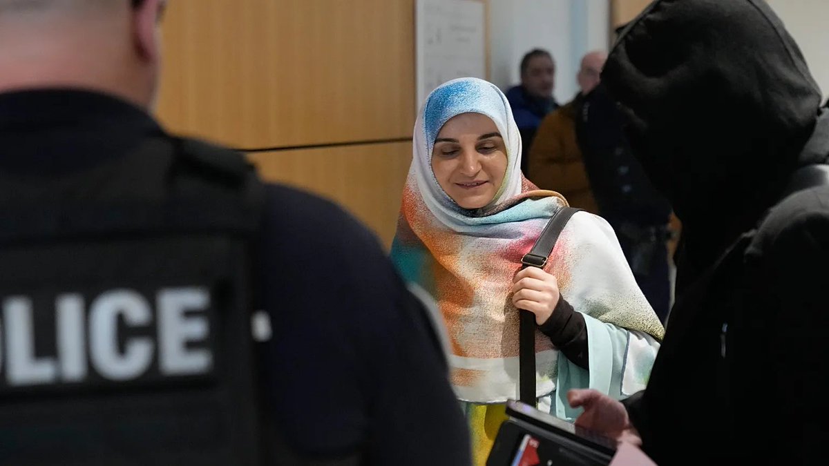 A French court has sentenced Iranian academic Mahdieh Esfandiari to 4 years in prison over her critical stance against Israel's genocidal war on Gaza.

Follow Press TV on Telegram: t.me/PressTV
