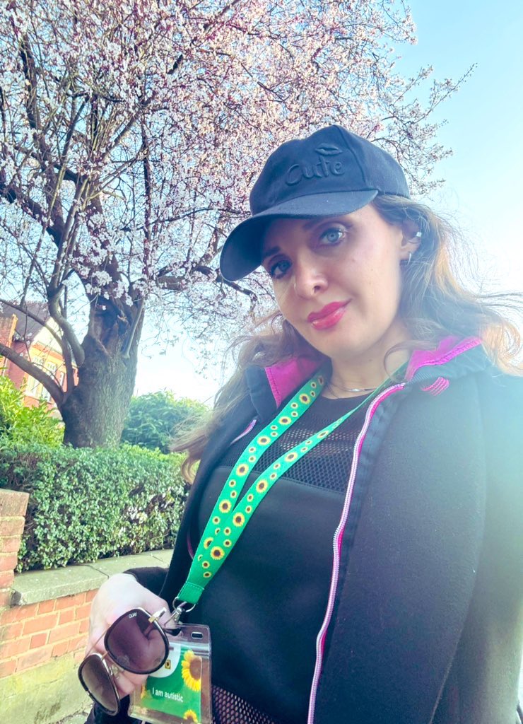 LaurantoniautiC's tweet photo. ~ It was a lovely sight, seeing the blossoms bloom beautifully on the way to gym the other day. ~🌸💕

#blossoms #blossomlover #blossomphotography #桜 #blueskies #springisnear https://t.co/hUjIdcM58K