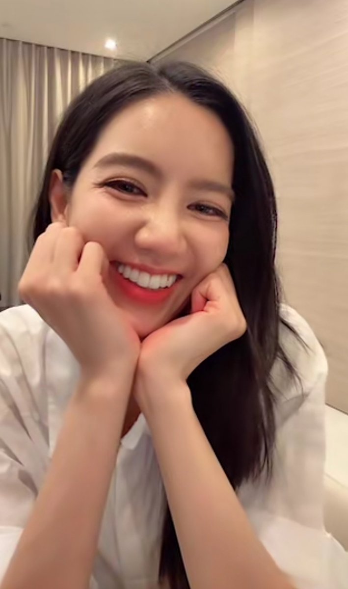 เป็นคนสวยและโสดดดดดด
อย่าเพิ่งมีแฟนนะลูก โสดเป็นเพื่อนพี่ก๊อนนน 
#ริชชี่อรเณศ