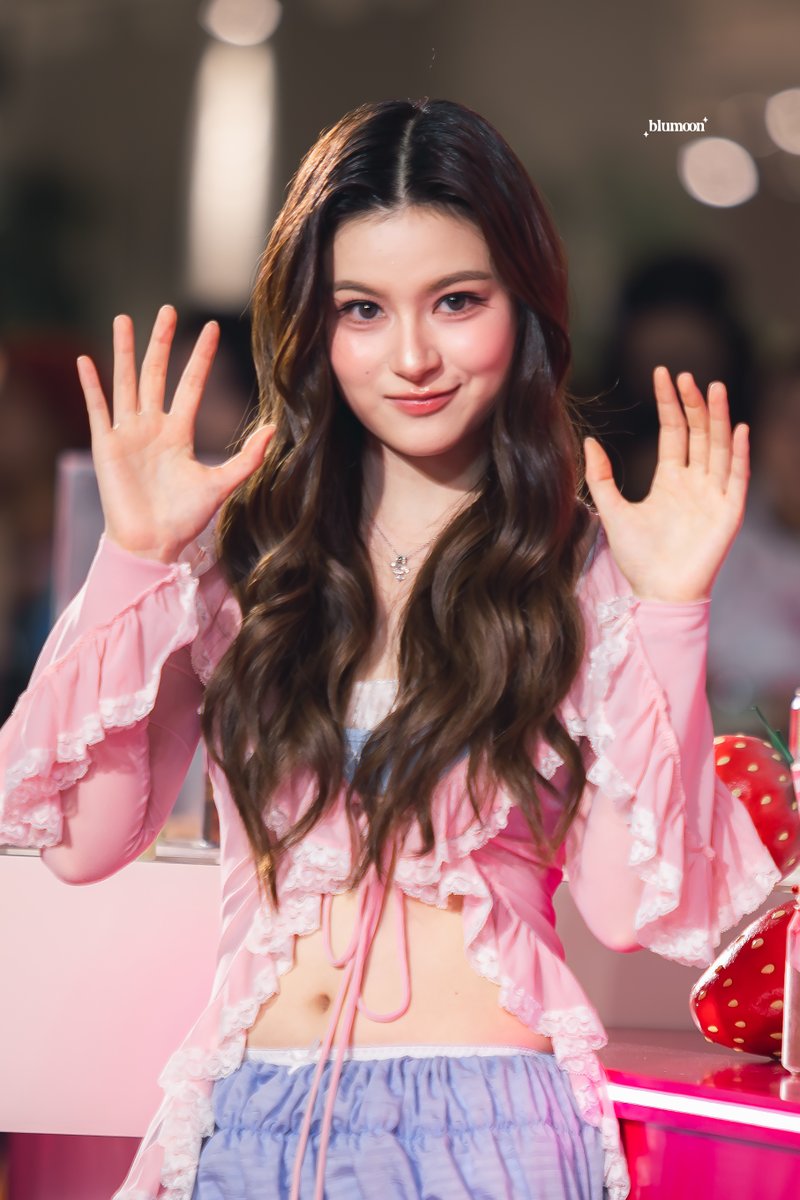 blumoonfoto's tweet photo. hi cutie 🤏🏻

PRIM X PEPSI TREAT   
#primiily #PepsiTreatWithPrim #PepsiYouDeserveATreatEvent https://t.co/8J5lWI6dDg
