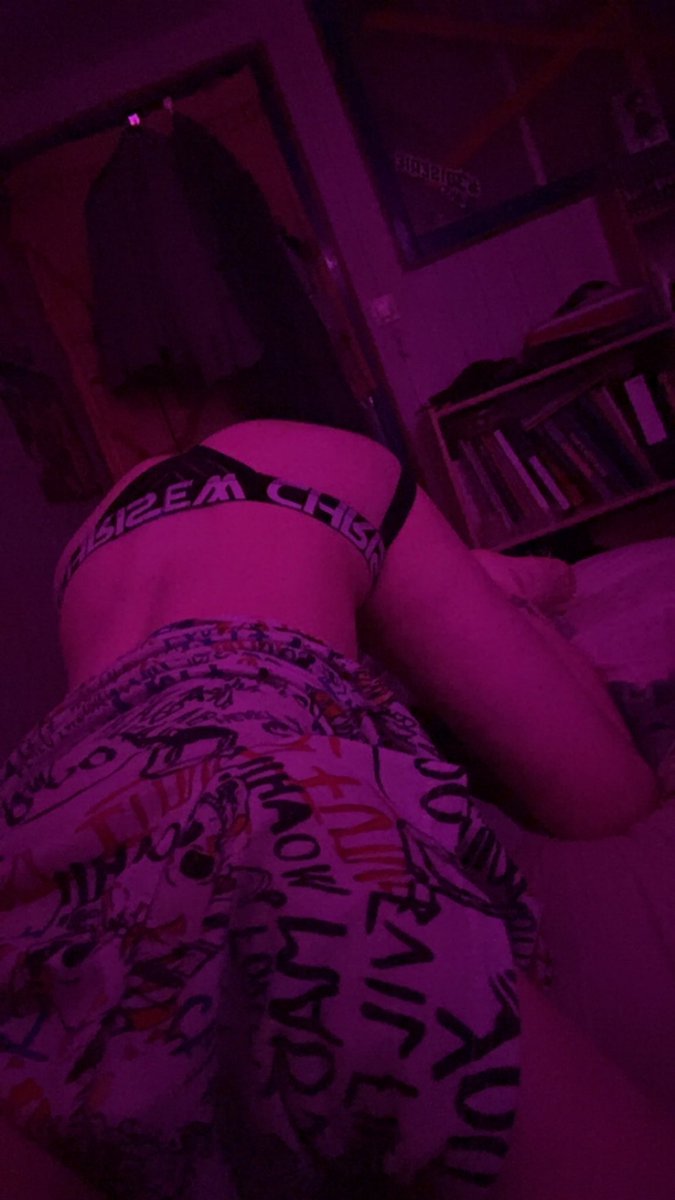 fuzzZbm's tweet photo. I need a dick 🥵 https://t.co/CjXtQaf2GA