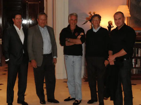 CFWBers's tweet image. This photo of #JEpstein with the now all publicly disgraced -- if not far worse than that -- (l to r) #JesStaley, #LarrySummers, #BillGates and #BorisNikolic was originally published on October 12, 2019. 

That date and fact speaks volumes because the psychological ploy the DS