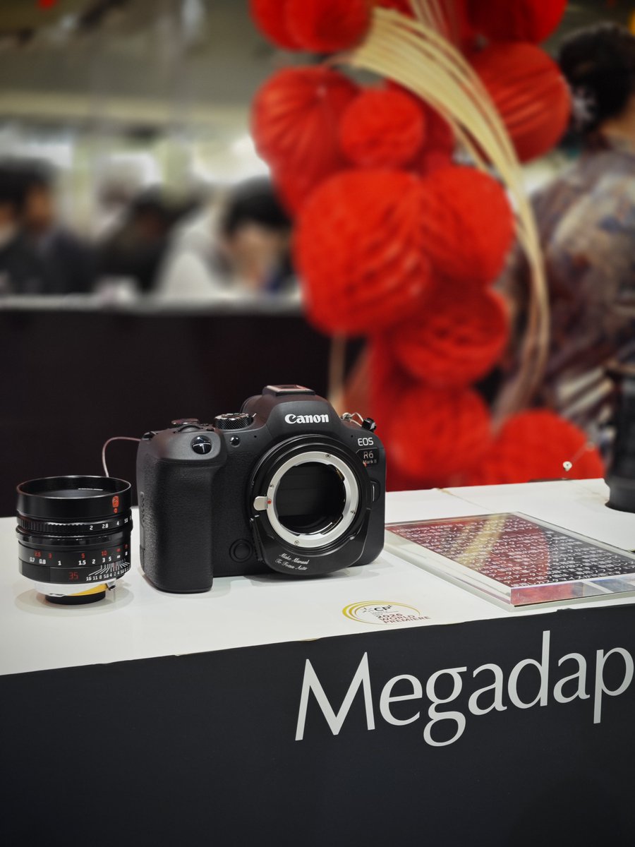ShotenKobo's tweet photo. 革新的な新製品 Megadap M2RF の実機が会場に到着しました！📦✨
ぜひブースでお試しください！🔧📷

📍 CP+2026 ブース番号：101
皆さまのご来場をお待ちしております！🙌

#CPplus2026 #CPプラス #Megadap #M2RF #焦点工房 #ndfocus #カメラ好き #カメラ沼 #カメラアクセサリー #レンズ #マウントアダプター #Leica #ライカ #写真好きな人と繋がりたい #カメラ好きと繋がりたい #新製品