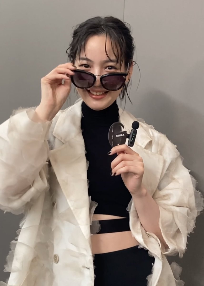GINZA_magazine's tweet image. 〈Max  Mara〉2026年秋冬コレクションショーで #のん さんをキャッチ。今日のコーディネートで聴きたい一曲を教えてもらいました🎧
#MaxMaraFW26 #MaxMara #MFW