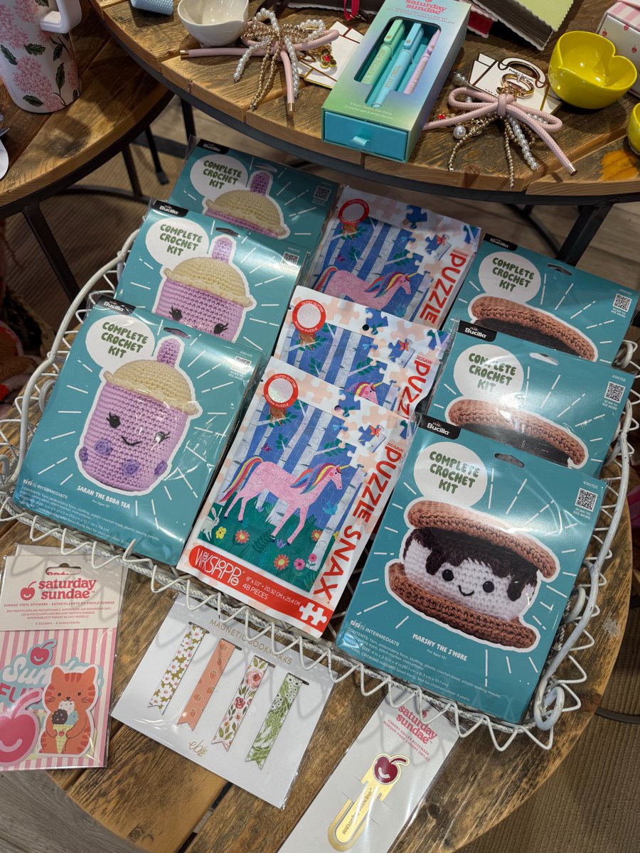 Unwind from this week with a cozy craft! 🧶🧩 #MaggieAndStellas #H2P