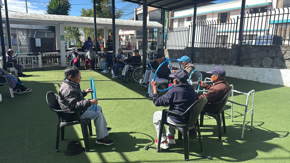 DeporteEc's tweet image. 💯Alrededor de 1000 personas ya disfrutan de los beneficios de #Actívate y #VamosALaCancha en la provincia de Bolívar.

Diversión, bienestar y comunidad, en un solo lugar.🤩

🇪🇨#ElNuevoEcuador