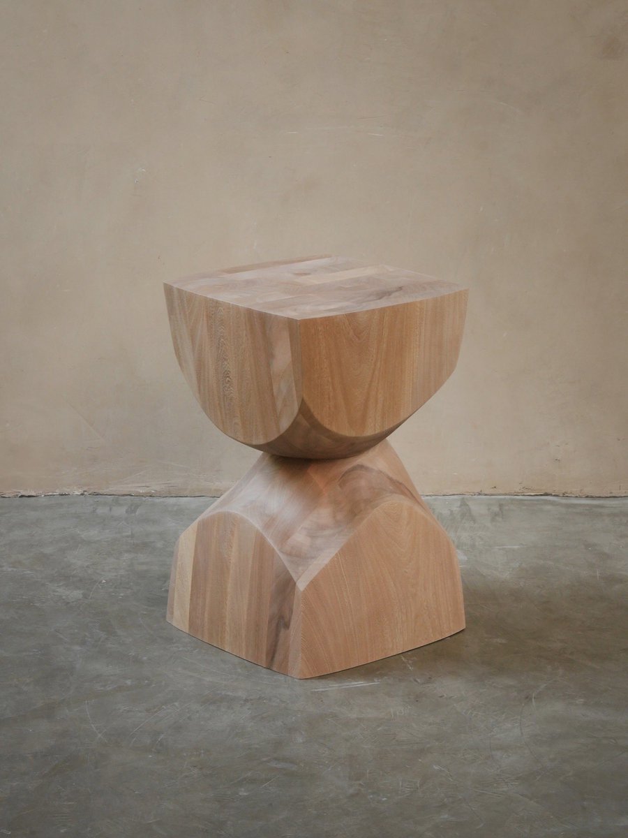 Socle side tables behave like small bases with purpose. The surface holds daily objects without feeling fragile. Hands find the edge and feel the thickness. It makes a corner feel planned.