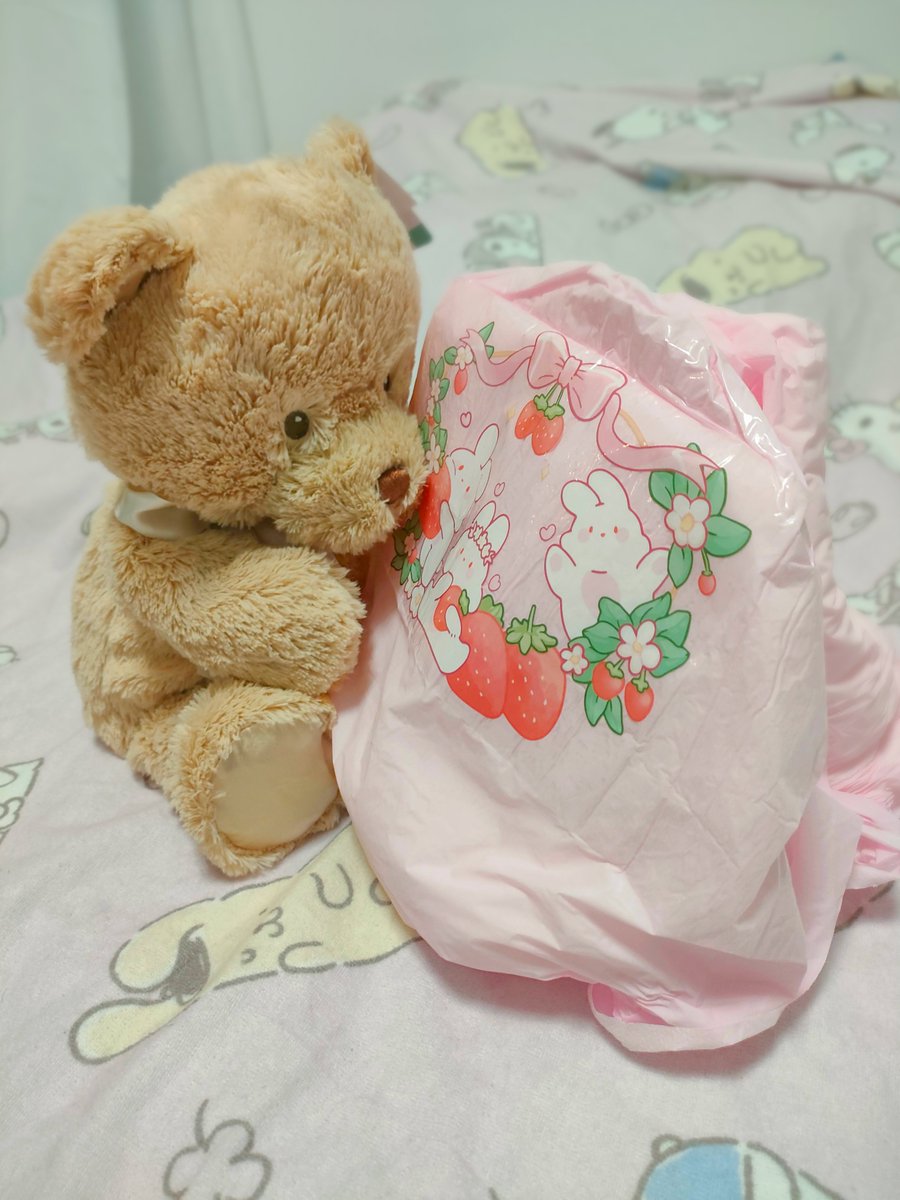 moony55chan's tweet photo. ✨🍼自分用【CutiePlusUのおむつ】レポ🍼✨
①1人でも履きやすい、②動いても落ちてこない安定感、③清楚なデザイン多めな印象
おちり押し付けたくなるフィット感…☺ https://t.co/yJP4U3M4t3