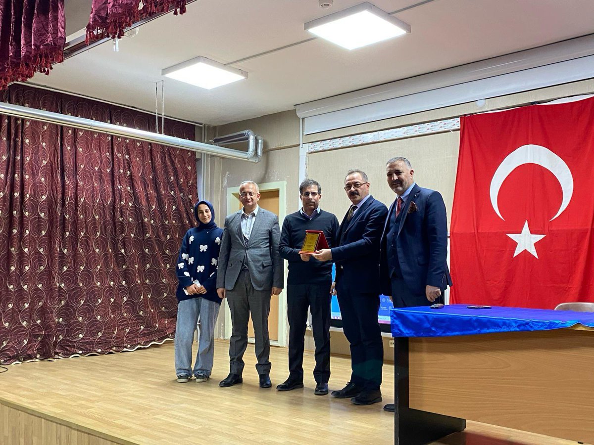 tusbamem's tweet photo. Türkiye Yüzyılı Maarif Modeli kapsamında ilçemiz Tarım Mesleki ve Teknik Anadolu Lisesi tarafından düzenlenen“Maarifin Kalbinde Ramazan İftarda Konuşalım”programı yapıldı
@tcmeb @tcvanvaliligi @valiozanbalci75 @KaymakamlTusba 
@musagoktas_
@vanilmem 
@bycandiroglu
@MuhlisCeylani https://t.co/Lol1wBzgoY