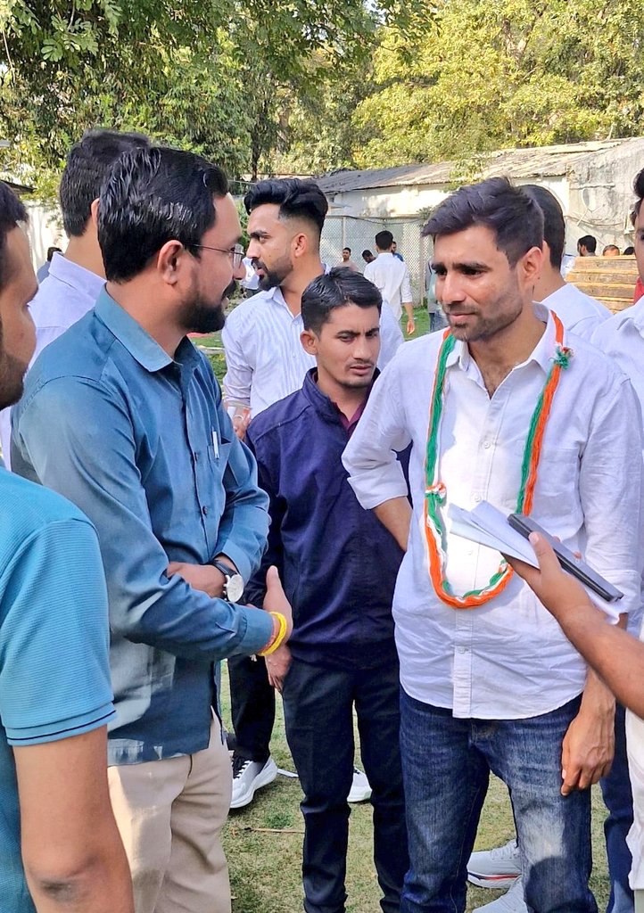 Ravi_NSUI_Mp's tweet photo. आज दिल्ली पहुंचकर @nsui के नवनियुक्त राष्ट्रीय अध्यक्ष बड़े भाई श्री @VinodJakharIN जी से सौजन्य मुलाकात की एवं मध्यप्रदेश के ऊर्जावान साथियों की ओर से हार्दिक शुभकामनाएँ प्रेषित कीं।

आपके नेतृत्व में देश के लाखों छात्रों को नई ऊर्जा, नई दिशा और संघर्ष की सशक्त आवाज़ मिलेगी। https://t.co/OnhI16uWDD