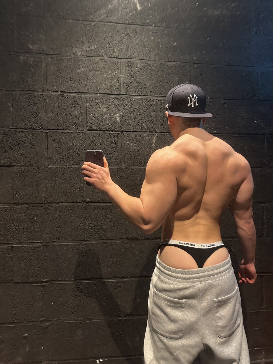 collegebttm123's tweet photo. Best son material https://t.co/qnV6qj8a8n