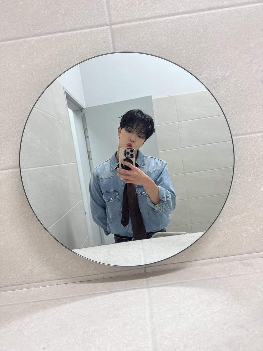 __dearmyveritas's tweet photo. 청♡동헌
영원하길 https://t.co/0DzQTbAjEC