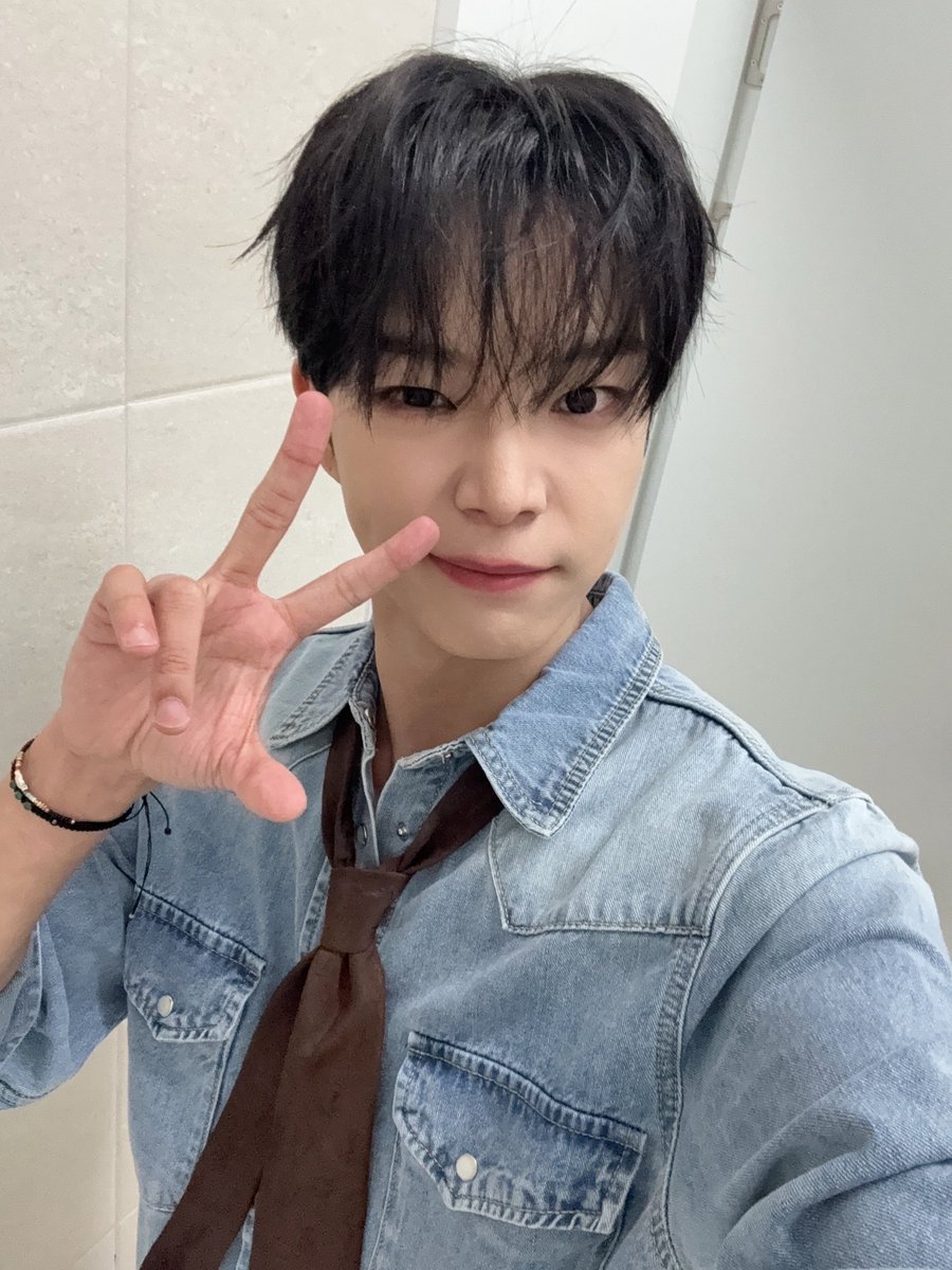 __dearmyveritas's tweet photo. 청♡동헌
영원하길 https://t.co/0DzQTbAjEC