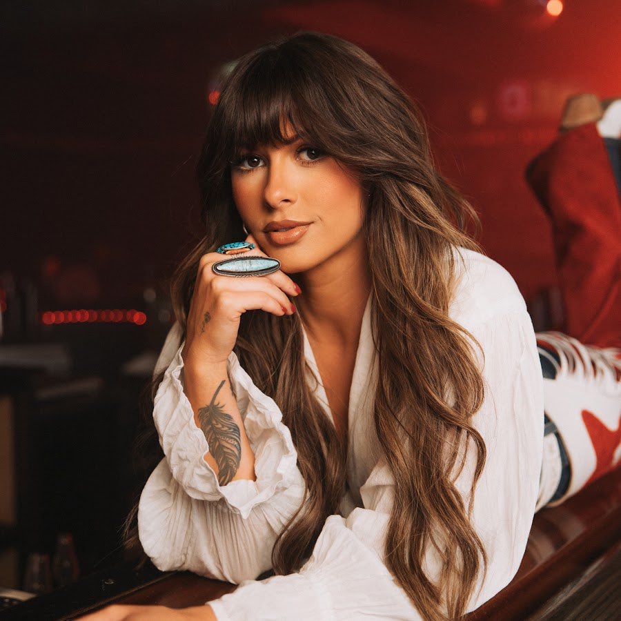 Ella Langley’s “Choosin’ Texas” is aiming to return to #1 on the Billboard Hot 100. It would mark its second week at #1.