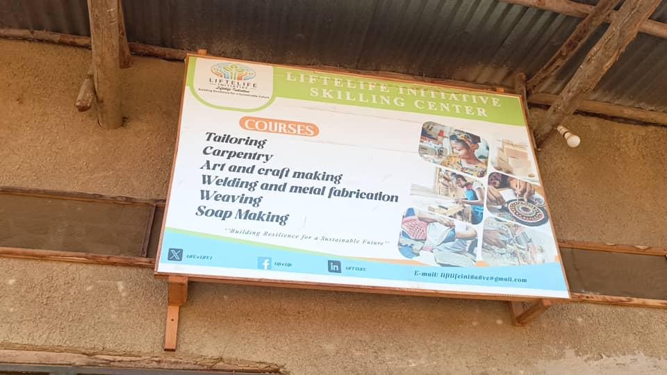 LIFEeLIFE1's tweet photo. At Liftelife Initiative, we are committed to strengthening resilience and promoting self-reliance among refugees and host communities in Nakivale and surrounding areas.
📍 Nakivale Refugee Settlement &amp; Host Communities

#Livelihoods @IshimweNun81769 @YARIDUganda https://t.co/ZhUk3Xel9K