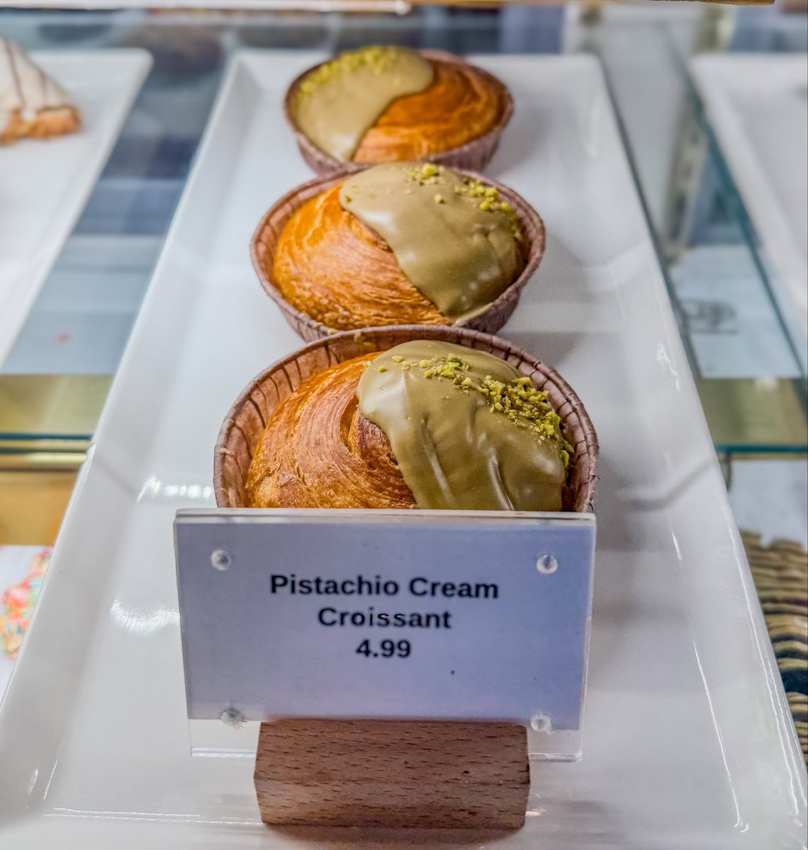 CrystalStayCool's tweet image. Happy Pistachio Day! 🌰🥐✨🍵💚

#DessertLovers #Bakery #TrendingTreats
