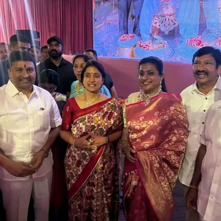 నిన్న భర్త తో కలిసి ఆలయ విగ్రహ ప్రతిష్ఠా మహోత్సవానికి  రాలేదు.ఈరోజు హైదరాబాద్ లో జరిగే వివాహానికి మాత్రం వెంటనే వెళ్ళిపోయింది.వీళ్ళు ఓట్ల కోసం మాత్రమే  సనాతన ధర్మాన్ని వాడుకుంటున్నారు 🙆‍♀️