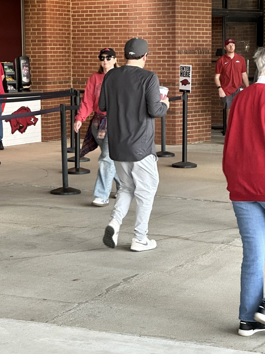 Does any 1 know who this feller is ? He was actin real suspicious around the diamond dolls yesterday and I wont allow it <a href="/ChestnutRusty/">bracket-ology wit rc (rusty chestanuti)</a> <a href="/RugsWX/">Josh Rugger</a> <a href="/EllisAndrew_/">Andrew Ellis</a> <a href="/501queenbee/">Brooke</a> <a href="/realDonaldTrump/">Donald J. Trump</a> <a href="/truefanjessica/">truefan</a> <a href="/DaveVanHornPPR/">Dave Van Horn</a> <a href="/pinto479/">pinto</a> <a href="/JohnNaborsShow/">John Nabors</a> <a href="/OzzyMaverickX/">OzzyMaverick</a>