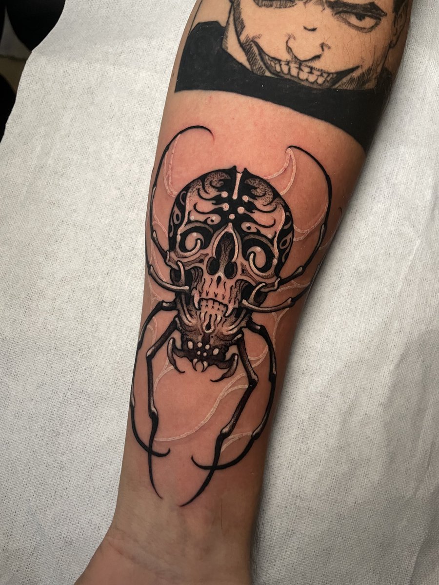 friomeanscold's tweet photo. 💀 #black #tattoo #whiteink https://t.co/nqr6yTnQqd