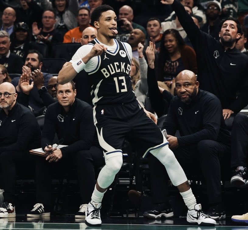 SleeperBucks tweet media