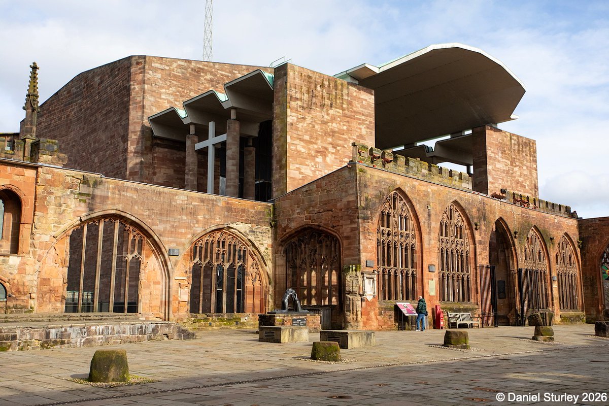 Daniel_Sturley's tweet image. #Coventry UK, 24th February 2026, I went for a photography visit the city &amp;amp; while there I went to the ruins of the old St Michael’s Cathedral &amp;amp; the adjacent new cathedral 😎 

View the #photos &amp;amp; my #cathedral #photography galleries here:
danielsturley.com/cathedrals-ind… 

#Cathedrals
