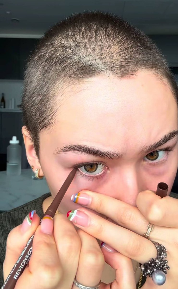 the way i genuinely thought this was vernon for a second