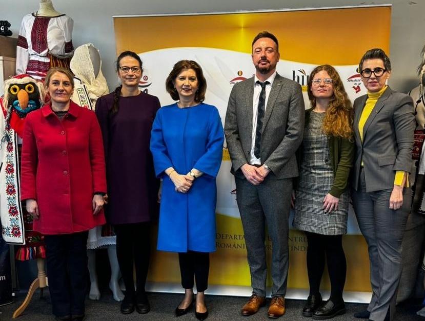 Laura Popescu tweet media