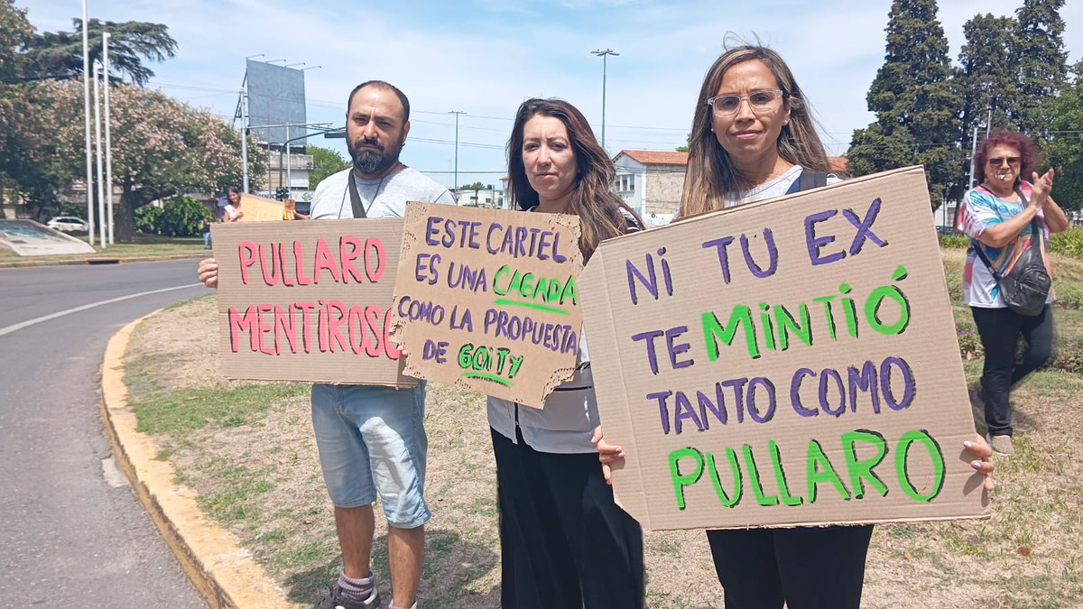 DeianaCarla's tweet photo. Basta de salarios de miseria.
Abajo la reforma antijubilatoria.
No a los descuentos por licencias médicas.
#Pullaromentiroso https://t.co/0UrZG1HZVK