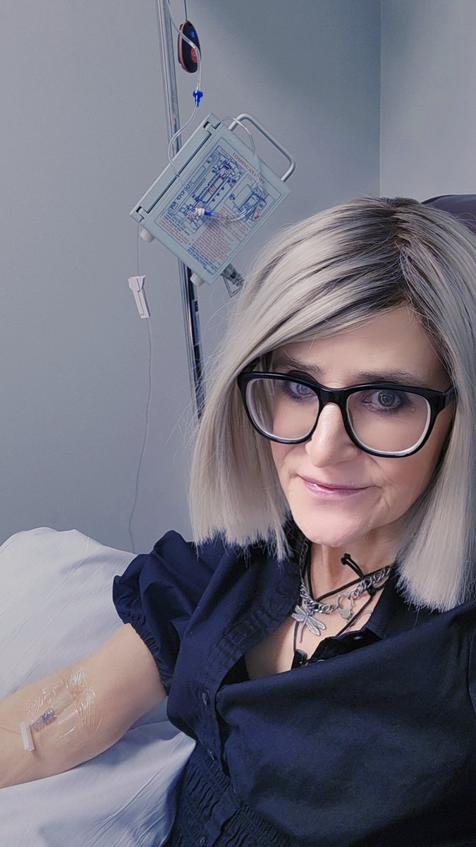 Gothic Barbie tweet media