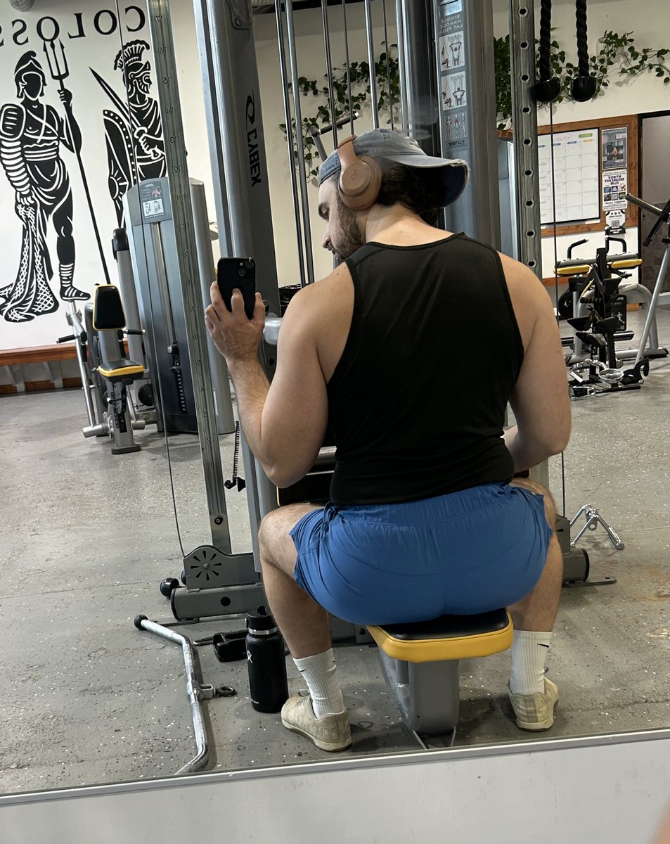 Why my ass looking kinda fat here tho 🤔