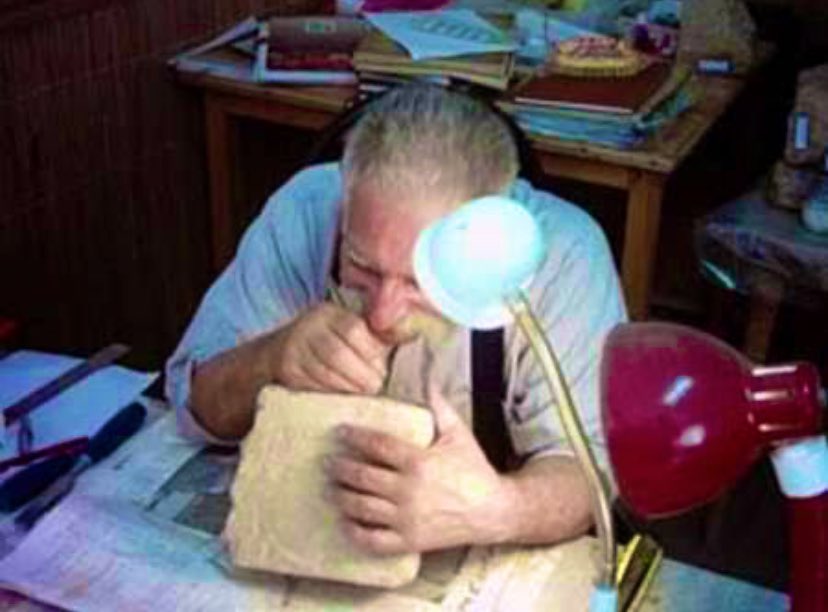 «دیگر قادر به خرید کتاب نیستم»

وقتی در گفتگویی از او پرسیدند؛ اگر یک جوان از شما بخواهد پندی دهید، چه می‌گویید؟

پرفسور عبدالمجید ارفعی گفت:

«من پندی نمی‌دهم عزیز!
اگر پند می‌خواهید رادیو را باز کنید که همیشه همه را نصیحت می‌کند و پند می‌دهد؛ از یک ساله تا ۹۹ ساله!»

همان‌جا به