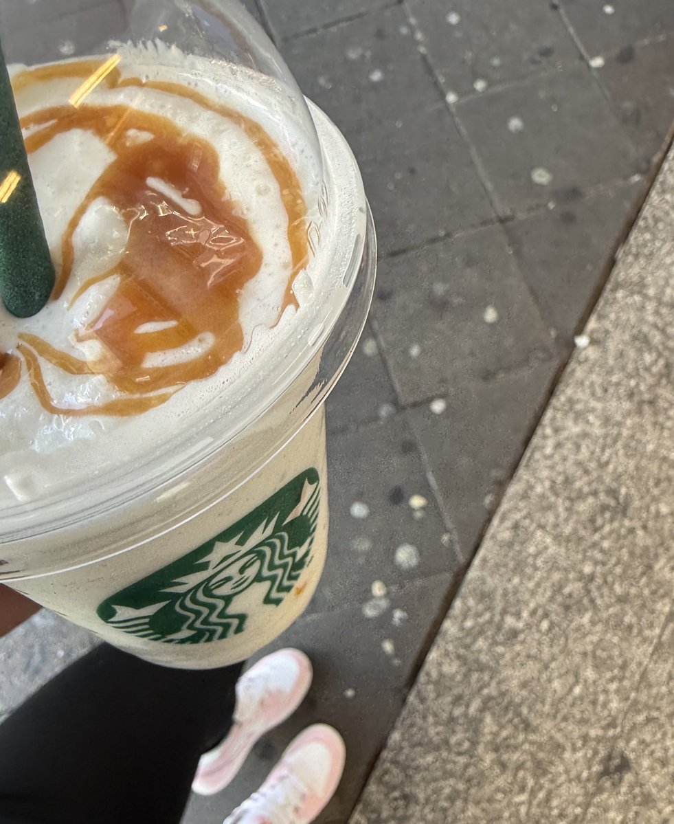 Bei dem Wetter erstmal eine Abkühlung 
Los 7€ sind zu übernehmen 😌
|#Findom #goddess #zahlsklave #Geldsklave #zahlschwein #HumanWallet #paypig #Feet #moneyslave #Cashcow |