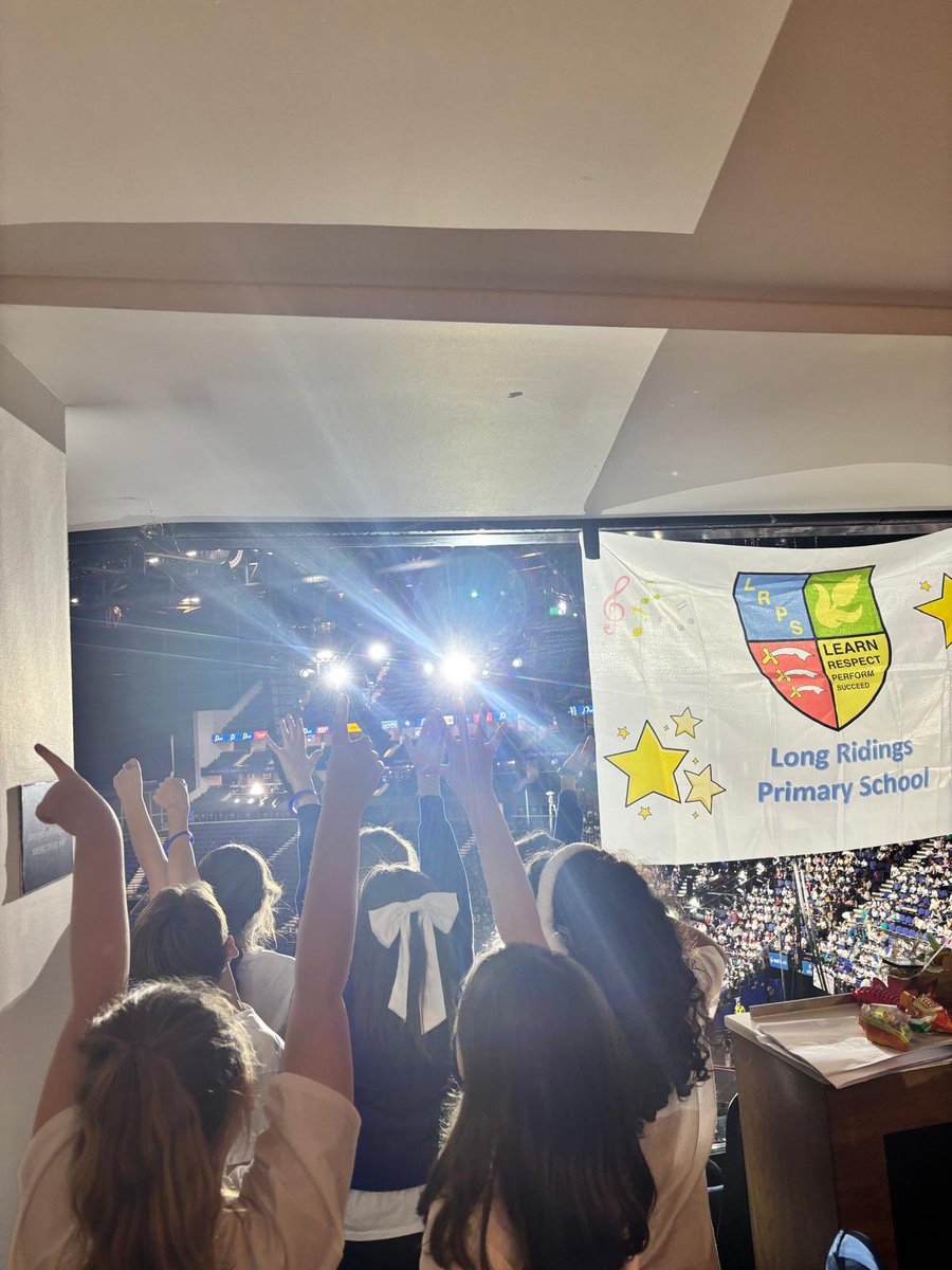 Long Ridings Primary School tweet media