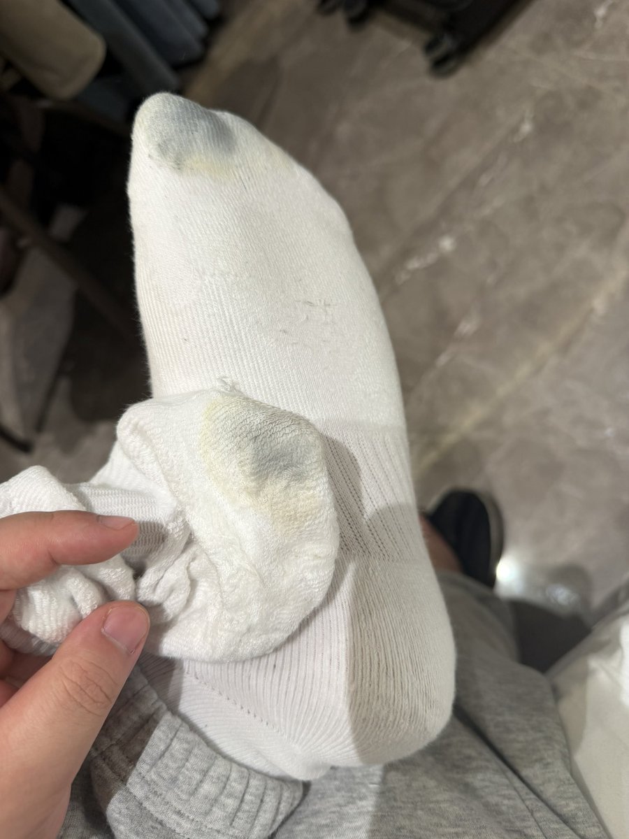 踩在脚下 tweet media