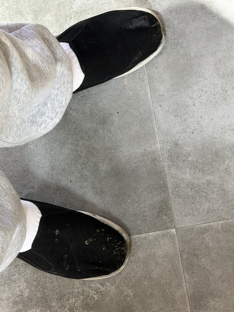 踩在脚下 tweet media