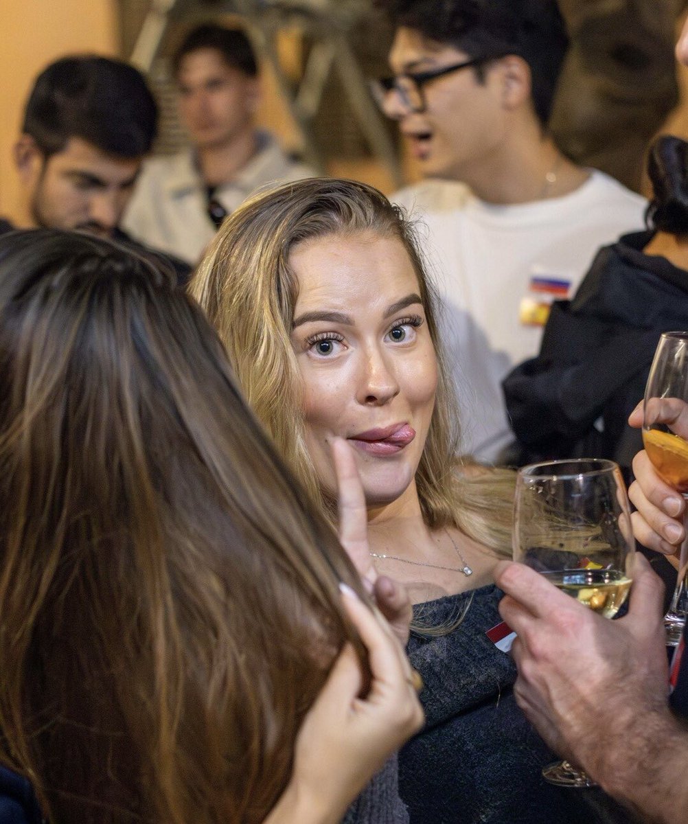 MundoLingoDAO's tweet photo. Weekly socials in Málaga! 🇪🇸

Locals, expats and citizens of the world. It’s free and everyone is welcome!

Join us for the opening party at Ohara Irish Pub on 5th march 2026, 9pm.🍻

Stay tuned for more info!

#mundolingomalaga #meetnewfriends #lifeinmalaga #expats https://t.co/hpYqWQDYL6