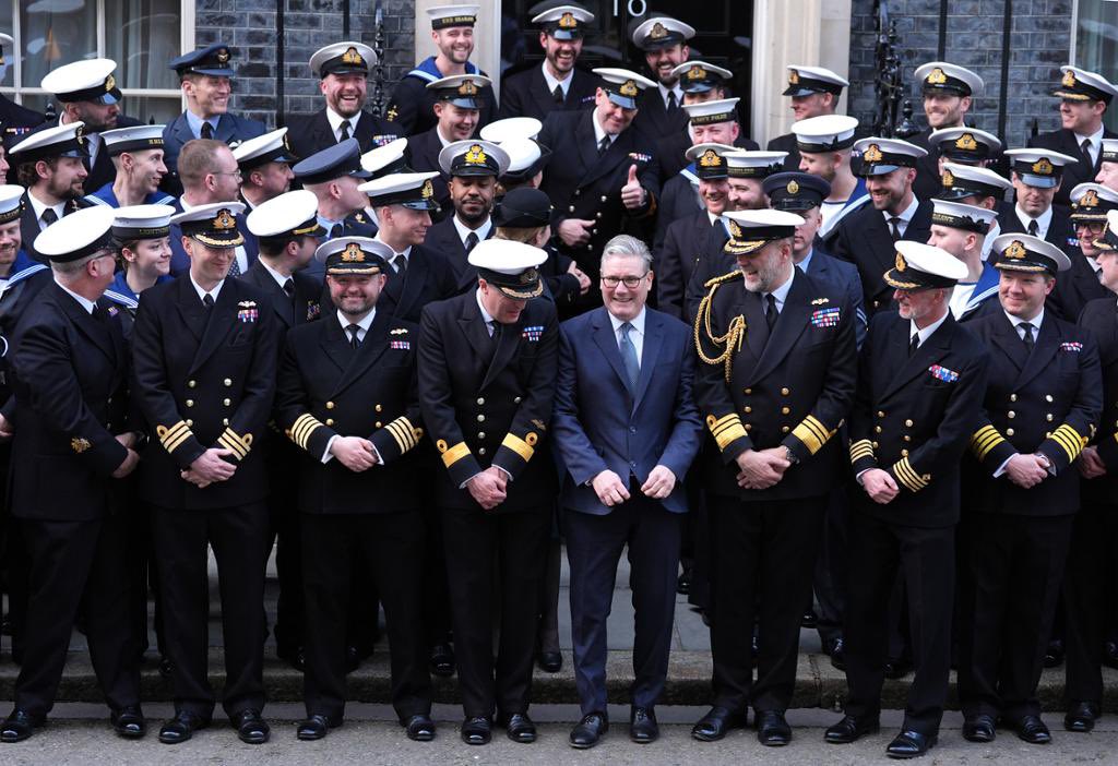 HMS Dauntless tweet media